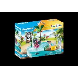 Διασκέδαση στην πισίνα