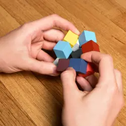 Elasti Cube Kikkerland 3D ξύλινο παζλ GG165
