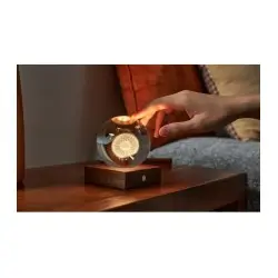 ΔΙΑΚΟΣΜΗΤΙΚΟ ΦΩΤΙΣΤΙΚΟ ΚΡΥΣΤΑΛΛΙΝΗ ΣΦΑΙΡΑ ΜΕ 3D LASER ΣΧΕΔΙΟ GINGKO AMBER CRYSTAL LIGHT - DANDELION G025DL