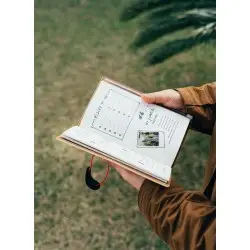 ΤΑΞΙΔΙΩΤΙΚΟ ΤΕΤΡΑΔΙΟ ΜΕ ΜΑΛΑΚΟ ΕΞΩΦΥΛΛΟ ΑΠΟ ΔΕΡΜΑΤΙΝΗ 12Χ20 DISNEY 100Η ΕΠΕΤΕΙΟΣ MICKEY MOUSE