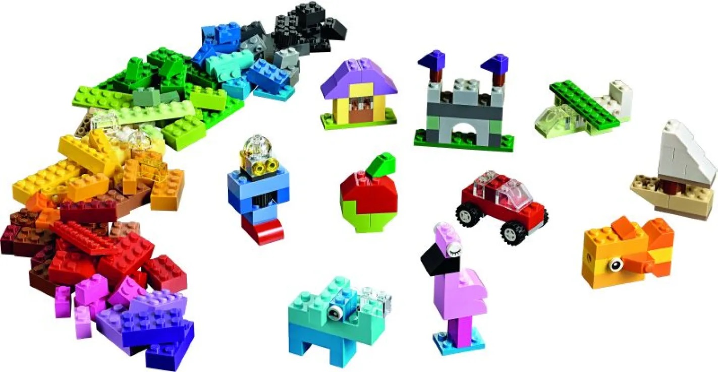 LEGO Classic Creative Suitcase (10713) LEGO Classic Creative Suitcase (10713)